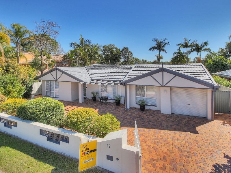 17 Carlos Street, Hillcrest QLD 4118