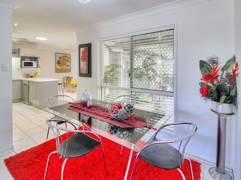 17 Carlos Street, Hillcrest QLD 4118