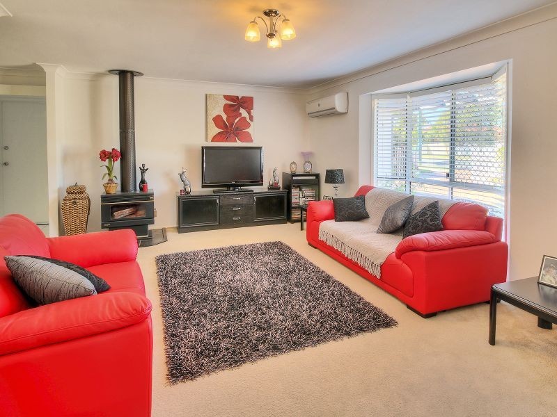 17 Carlos Street, Hillcrest QLD 4118