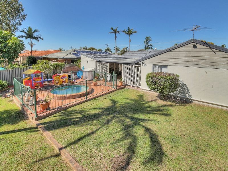 17 Carlos Street, Hillcrest QLD 4118
