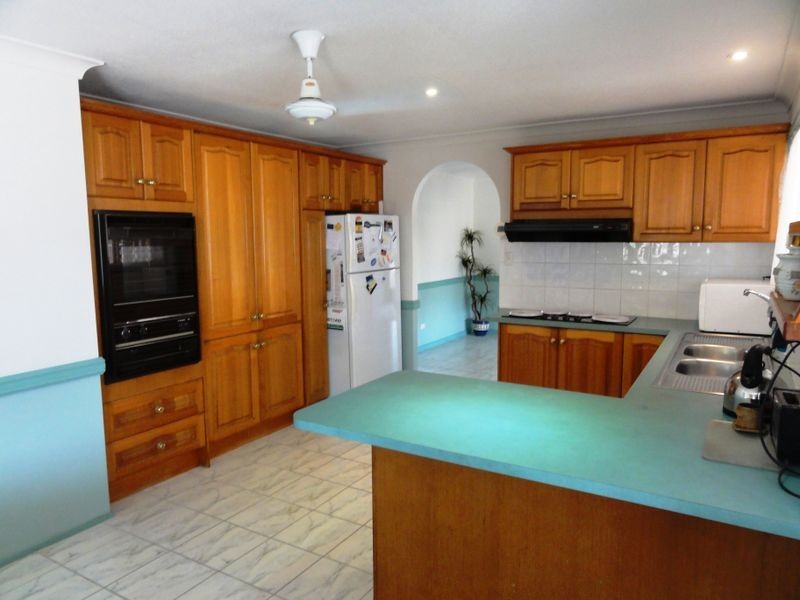 11 Stangate Street, Hillcrest QLD 4118