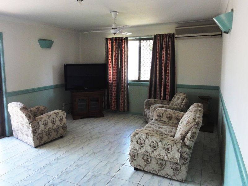 11 Stangate Street, Hillcrest QLD 4118