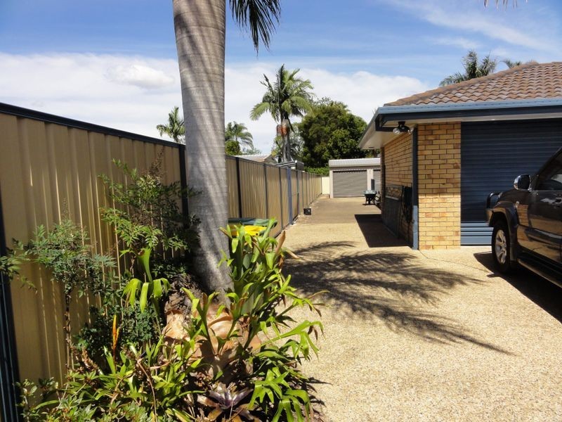 11 Stangate Street, Hillcrest QLD 4118