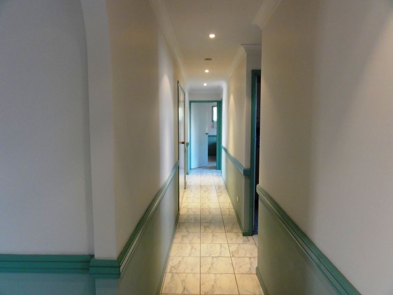 11 Stangate Street, Hillcrest QLD 4118