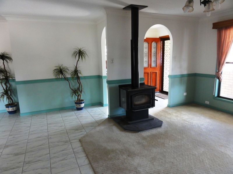 11 Stangate Street, Hillcrest QLD 4118