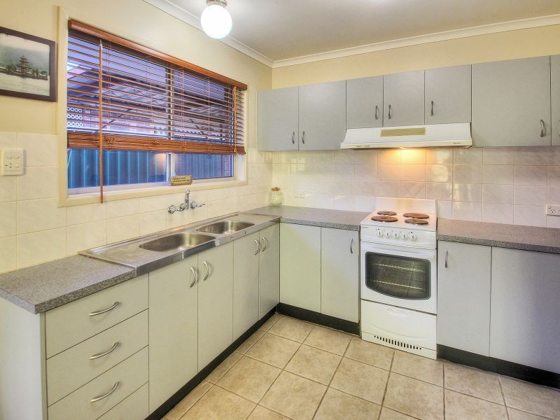 88 Conifer Street, Hillcrest QLD 4118