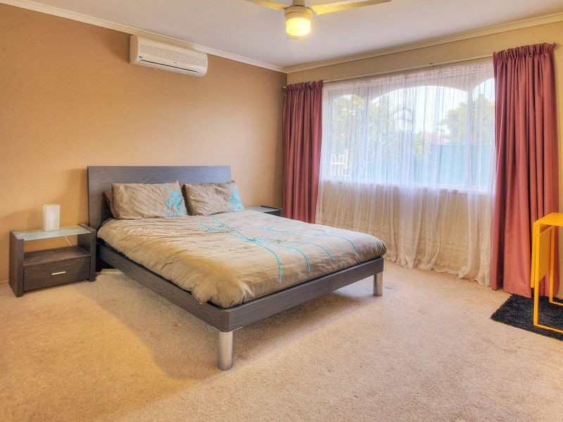 88 Conifer Street, Hillcrest QLD 4118