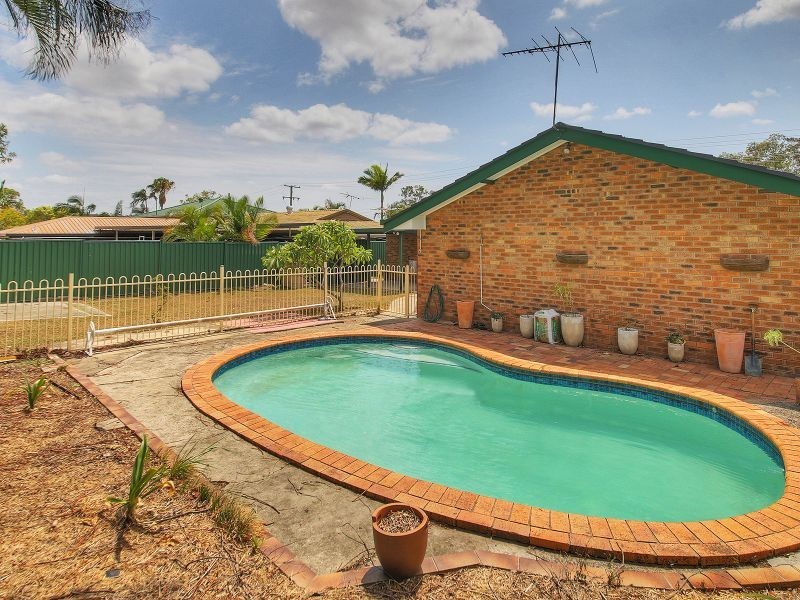 88 Conifer Street, Hillcrest QLD 4118