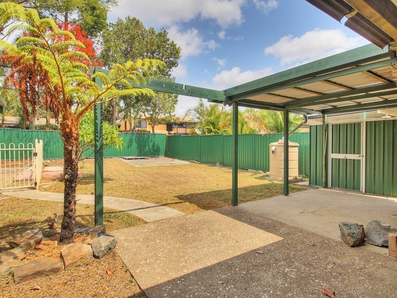 88 Conifer Street, Hillcrest QLD 4118
