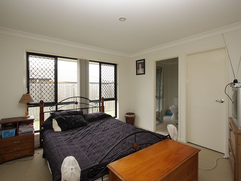 5 Webcke Avenue, Crestmead QLD 4132