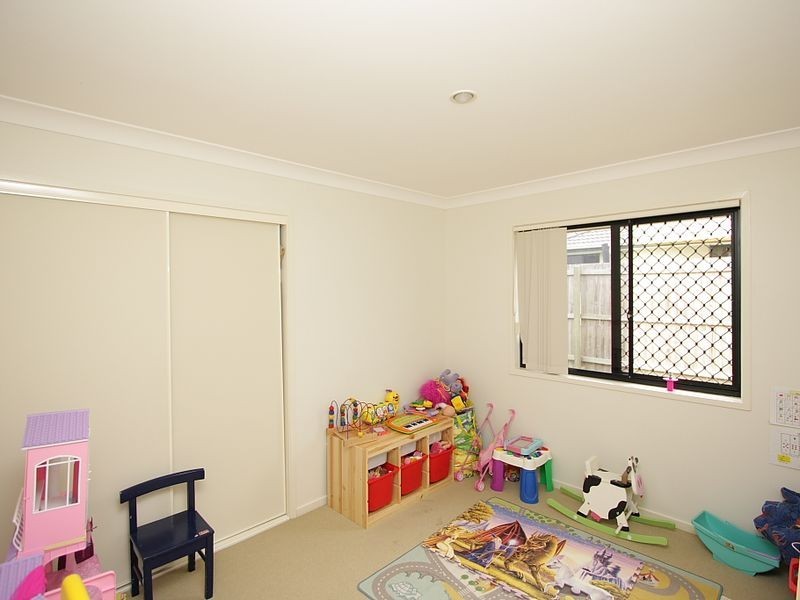 5 Webcke Avenue, Crestmead QLD 4132
