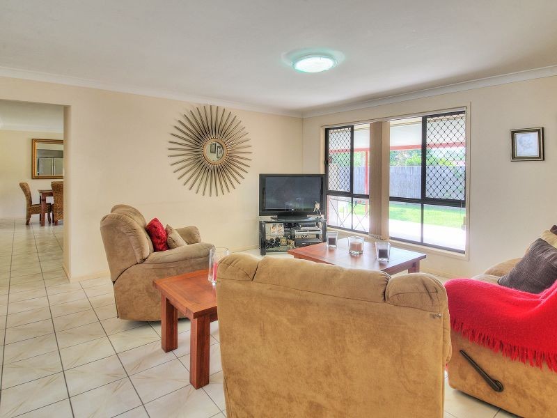 49 Colisa Crescent, Regents Park QLD 4118
