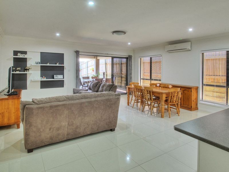 61 Outlook Drive, Waterford QLD 4133