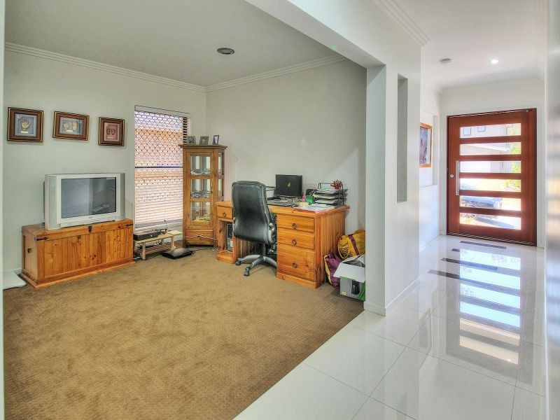 61 Outlook Drive, Waterford QLD 4133
