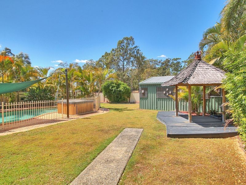 16 Owens Crescent, Regents Park QLD 4118