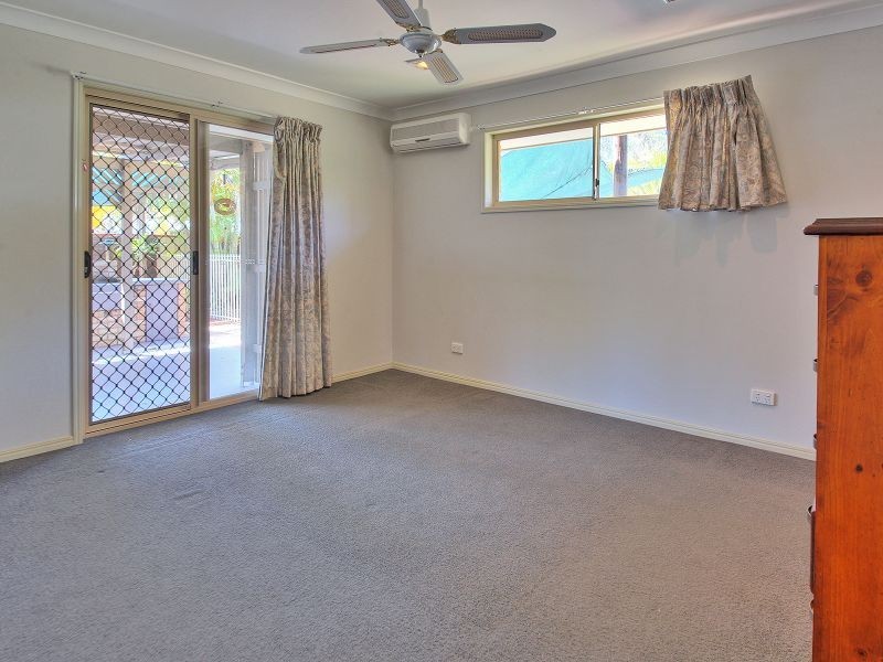 16 Owens Crescent, Regents Park QLD 4118