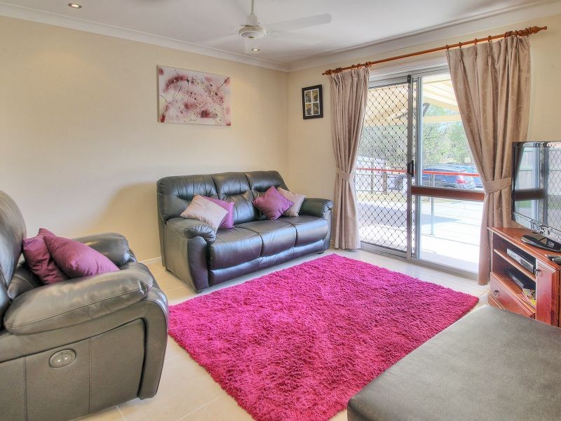 21 Silvertop Street, Hillcrest QLD 4118