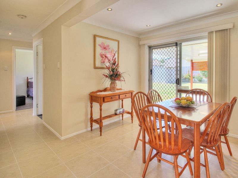 21 Silvertop Street, Hillcrest QLD 4118