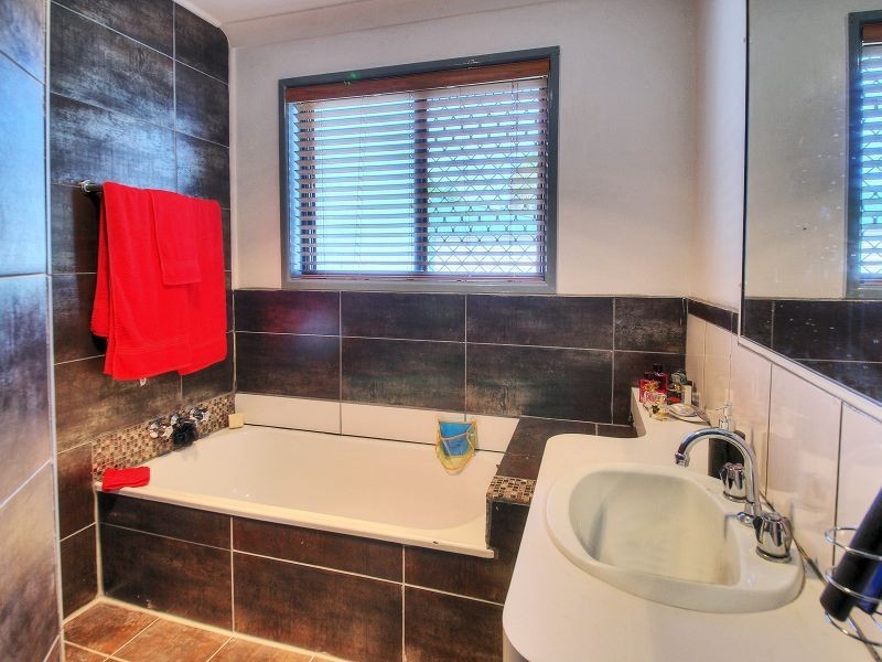 122 Flinders Crescent, Boronia Heights QLD 4124