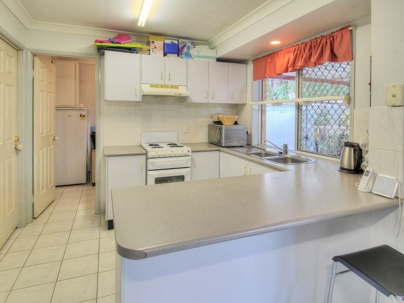 1A – 1B Helmet Court, Hillcrest QLD 4118