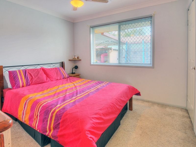 1A – 1B Helmet Court, Hillcrest QLD 4118