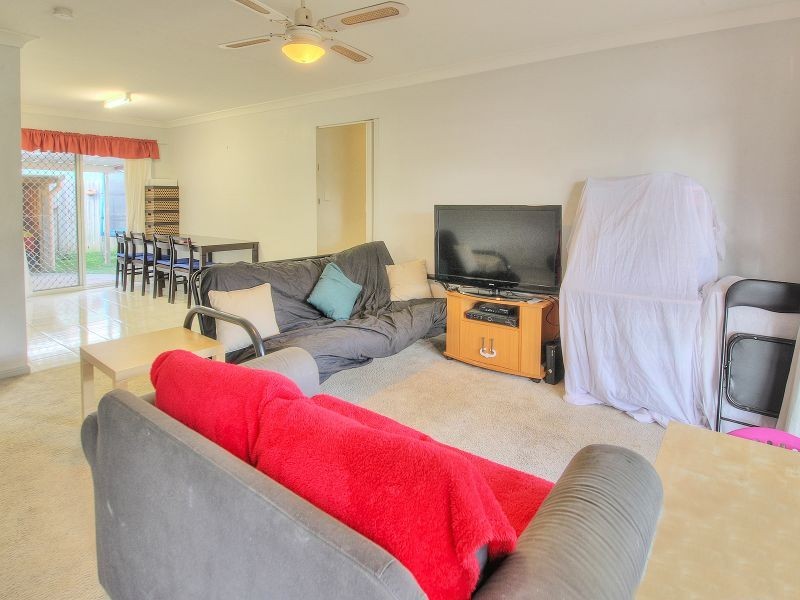 1A – 1B Helmet Court, Hillcrest QLD 4118