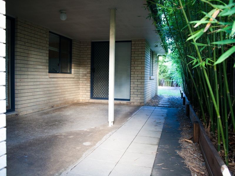 16 Pidgeon Boulevard, Crestmead QLD 4132