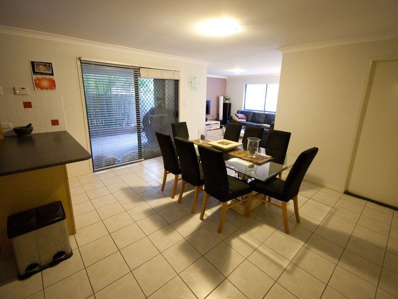 16 Pidgeon Boulevard, Crestmead QLD 4132