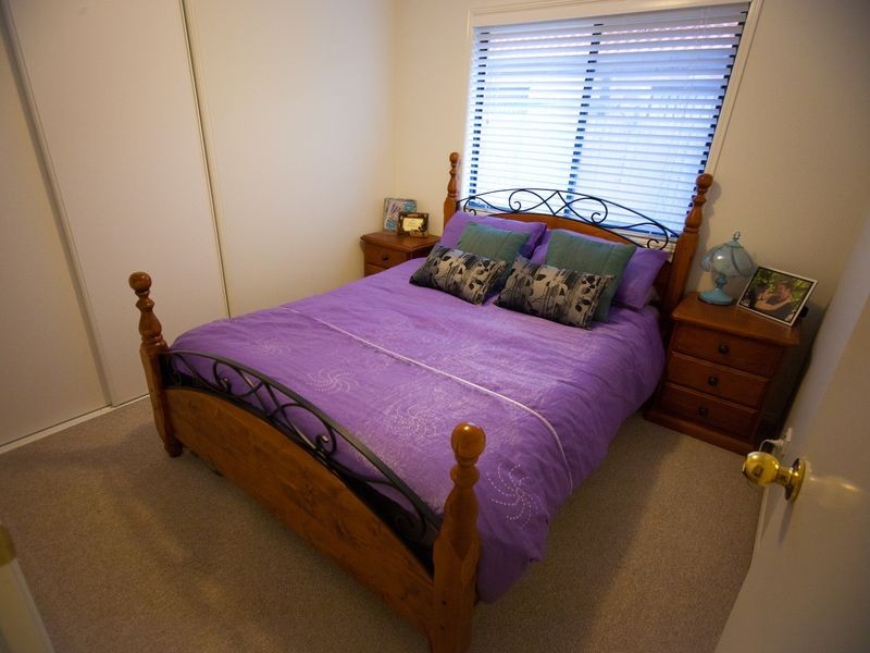 16 Pidgeon Boulevard, Crestmead QLD 4132