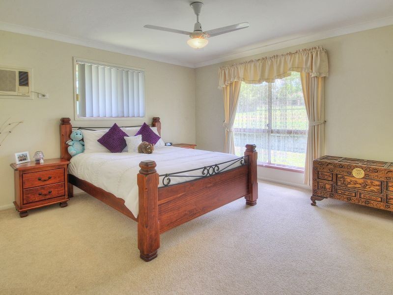 174 Merluna Road, Park Ridge South QLD 4125