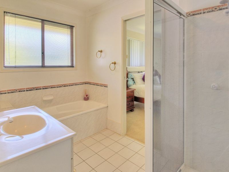 174 Merluna Road, Park Ridge South QLD 4125