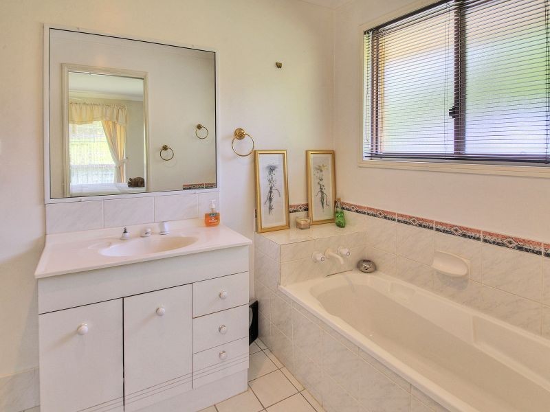 174 Merluna Road, Park Ridge South QLD 4125