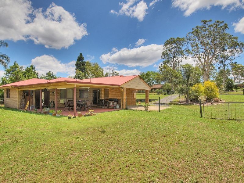 174 Merluna Road, Park Ridge South QLD 4125