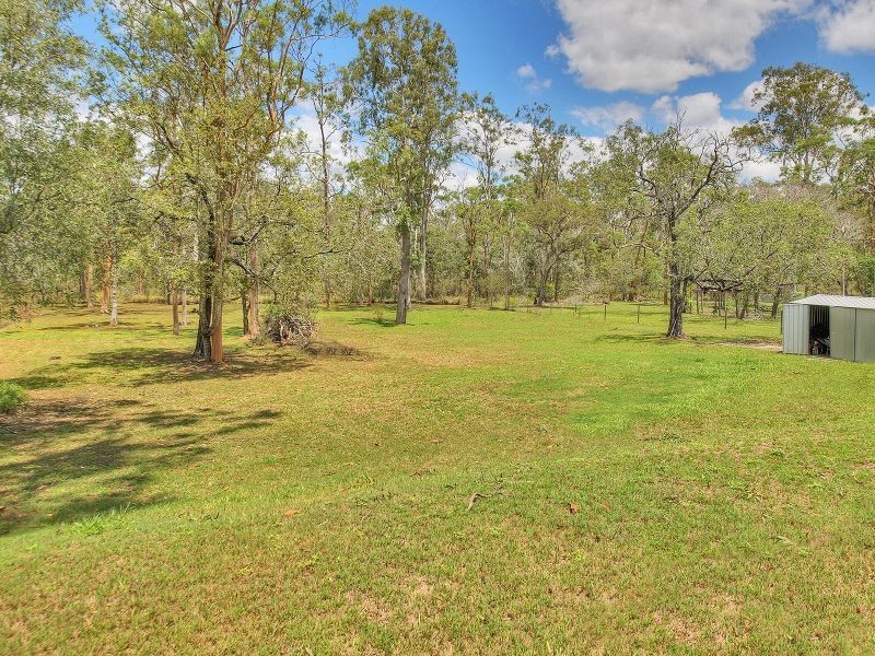 174 Merluna Road, Park Ridge South QLD 4125