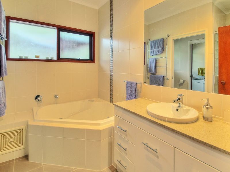 1953 Chambers Flat Road, Munruben QLD 4125