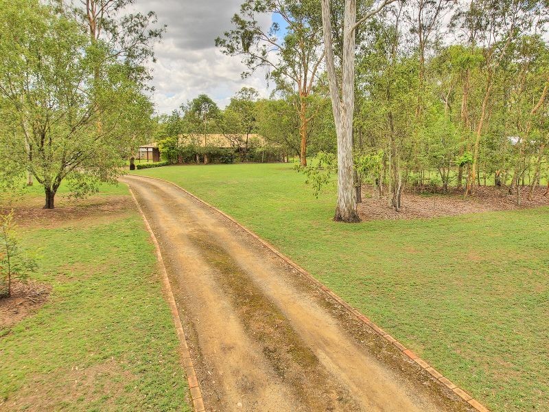 1953 Chambers Flat Road, Munruben QLD 4125