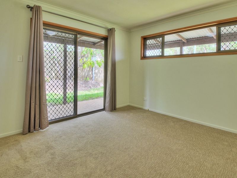 16 Clover Court, Regents Park QLD 4118