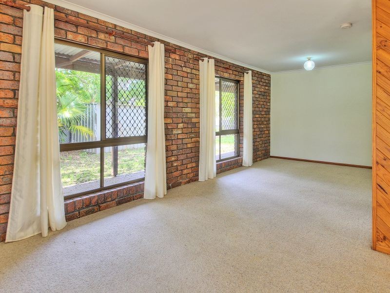 16 Clover Court, Regents Park QLD 4118