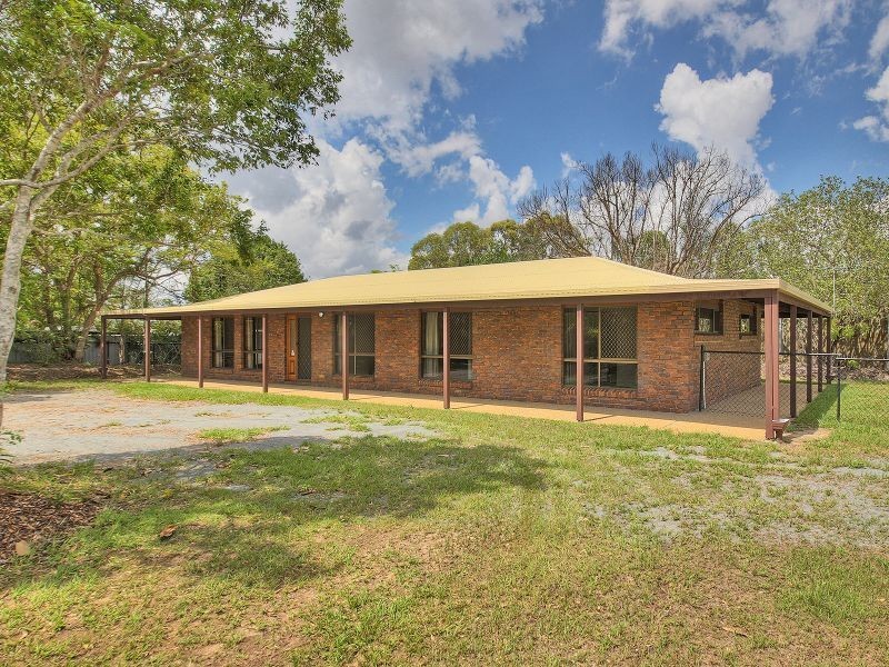 16 Clover Court, Regents Park QLD 4118