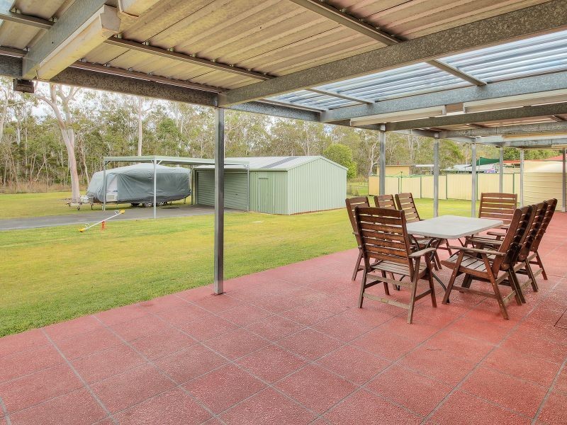 42 Durham Court, Park Ridge South QLD 4125
