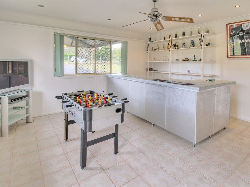 42 Durham Court, Park Ridge South QLD 4125