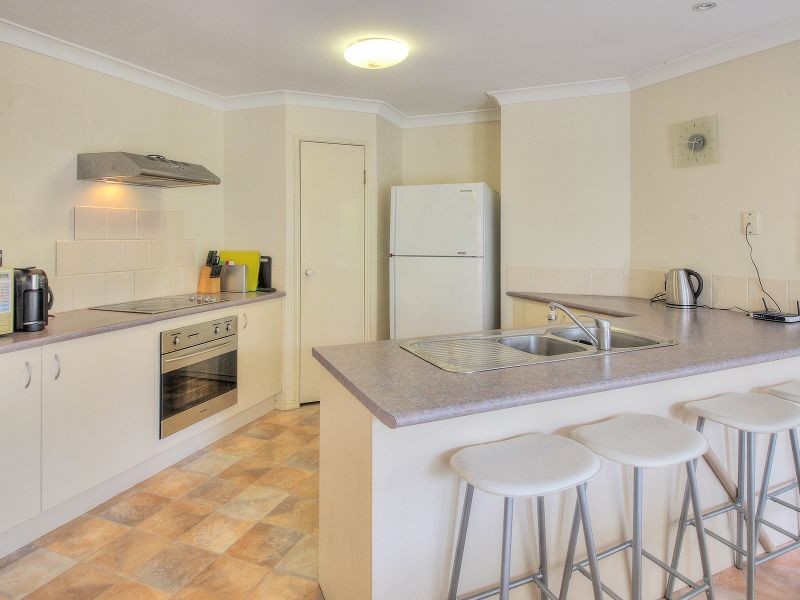 19 Peverell Street, Hillcrest QLD 4118