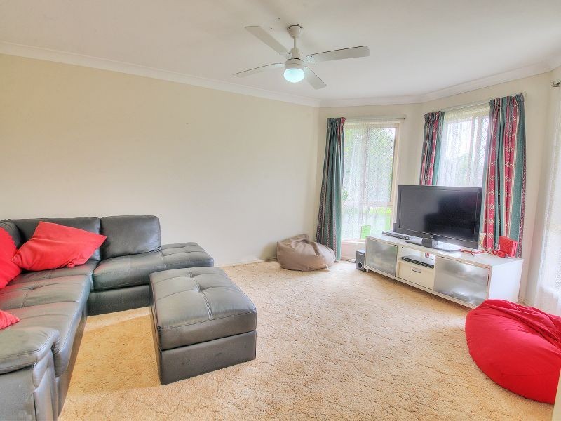 19 Peverell Street, Hillcrest QLD 4118