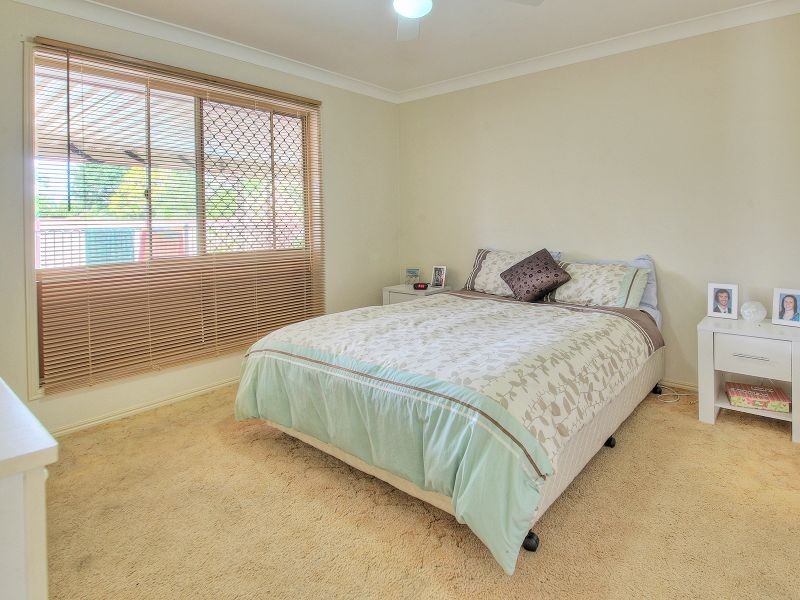 19 Peverell Street, Hillcrest QLD 4118