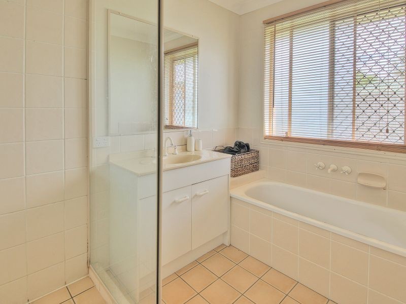 19 Peverell Street, Hillcrest QLD 4118