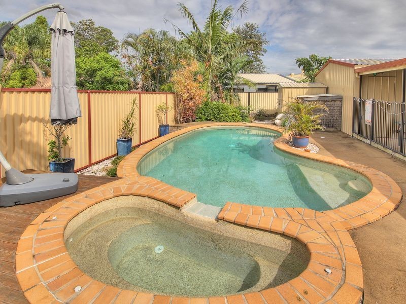 19 Peverell Street, Hillcrest QLD 4118