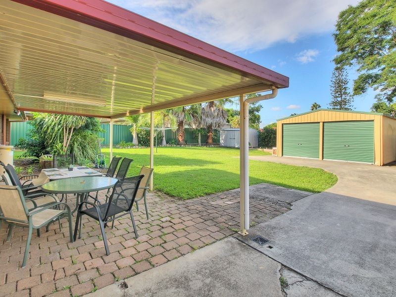 15 Whitcomb Street, Hillcrest QLD 4118