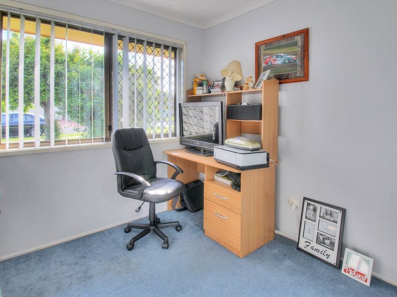 15 Whitcomb Street, Hillcrest QLD 4118