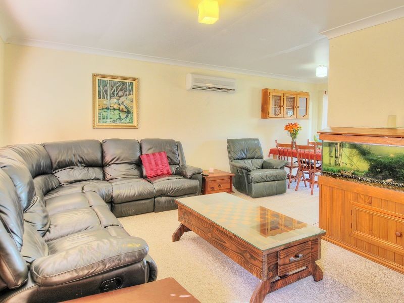 3 Bonhill Court, Hillcrest QLD 4118