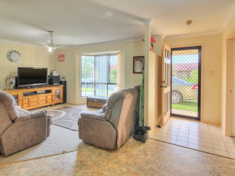 10 Nicole Place, Crestmead QLD 4132